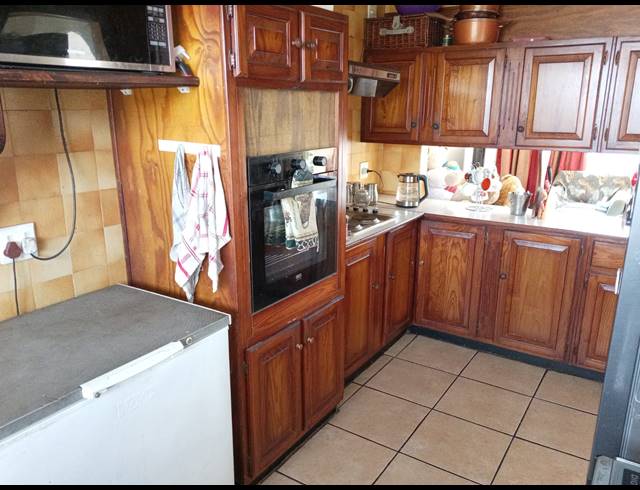 2 BEDROOM TOWNHOUSE FOR SALE IN ALBEMARLE